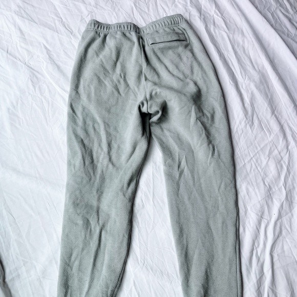 💛Under Armour Sweatpants - Youth Large - Soft and Comfy - Gray - Draw String - Picture 6 of 8